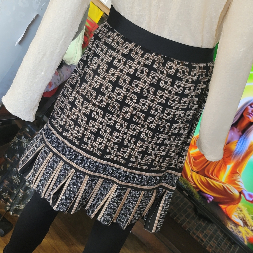 ❗️ MAX STUDIO Elegant Black and Cream  and Blue Patterned Skirt ❗️⚪️🔵⚫️